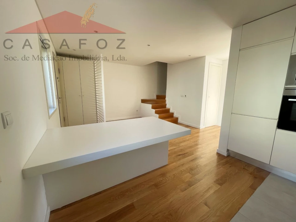 Moradia T2 para Arrendamento em Aldoar, Foz do Douro e Nevogilde Foto 8