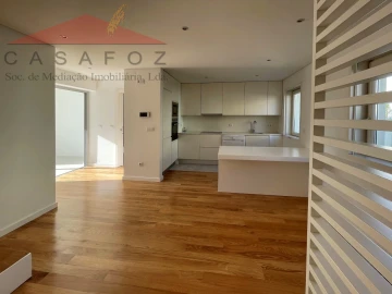 Moradia T2 para Arrendamento em Aldoar, Foz do Douro e Nevogilde