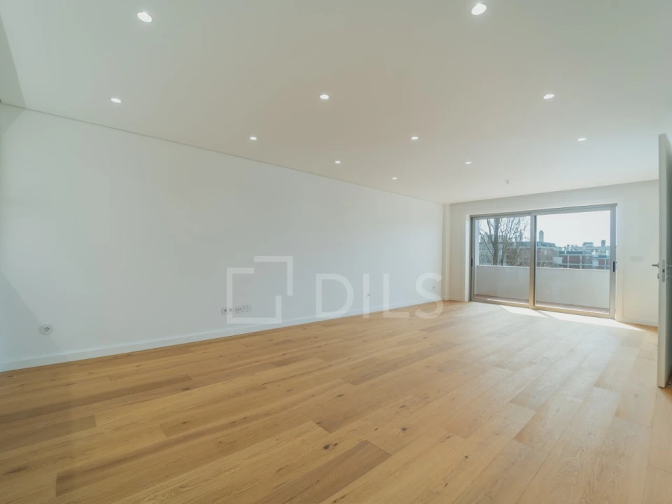 Apartamento T3 para Venda em Lordelo do Ouro e Massarelos Foto 11