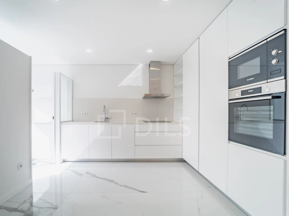 Apartamento T3 para Venda em Lordelo do Ouro e Massarelos Foto 5