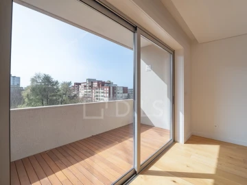 Apartamento T3 para Venda em Lordelo do Ouro e Massarelos