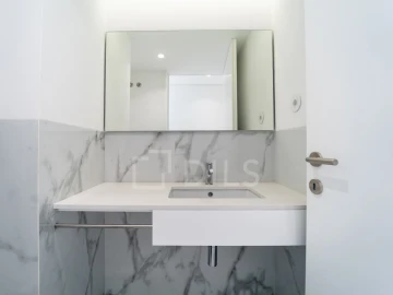 Apartamento T3 para Venda em Lordelo do Ouro e Massarelos