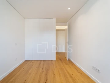 Apartamento T3 para Venda em Lordelo do Ouro e Massarelos