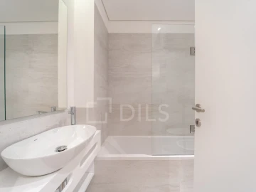 Apartamento T3 para Venda em Lordelo do Ouro e Massarelos