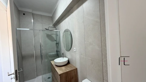 Apartamento T3 para Venda em Santa Maria e São Miguel, São Martinho, São Pedro Penaferrim