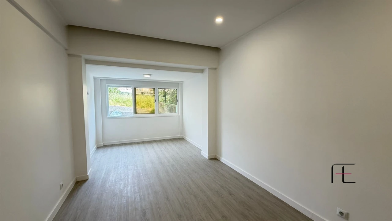 Apartamento T2 para Venda em Águas Livres Foto 3