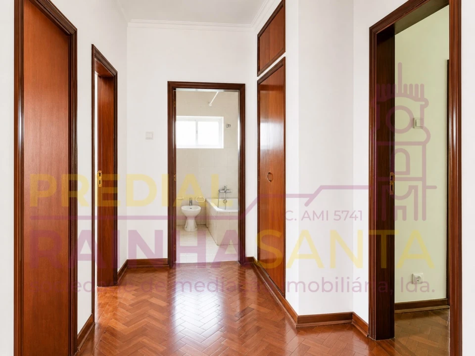 Apartamento T2 para Venda em Sé Nova, Santa Cruz, Almedina e São Bartolomeu Foto 5