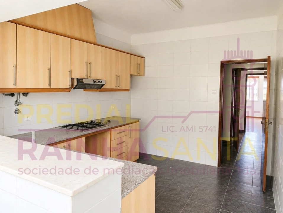 Apartamento T2 para Venda em Sé Nova, Santa Cruz, Almedina e São Bartolomeu Foto 2