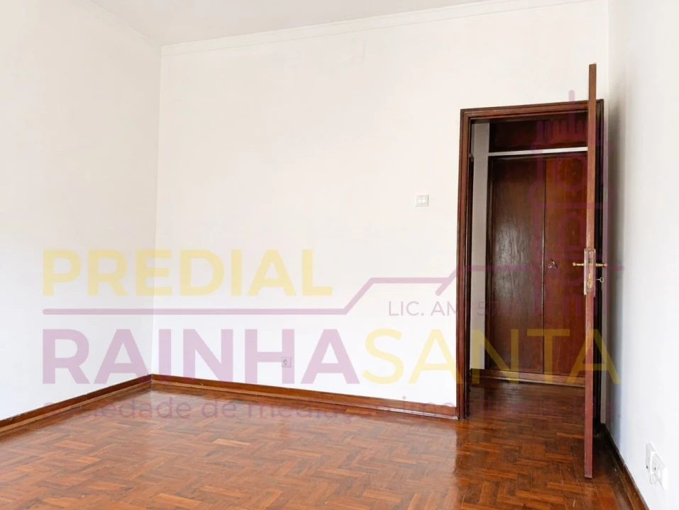 Apartamento T2 para Venda em Sé Nova, Santa Cruz, Almedina e São Bartolomeu Foto 11
