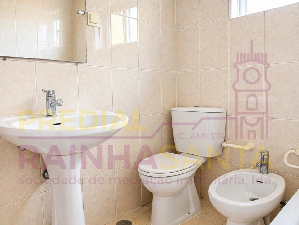 Apartamento T2 para Venda em Sé Nova, Santa Cruz, Almedina e São Bartolomeu Foto 15