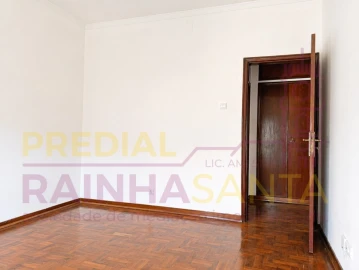 Apartamento T2 para Venda em Sé Nova, Santa Cruz, Almedina e São Bartolomeu