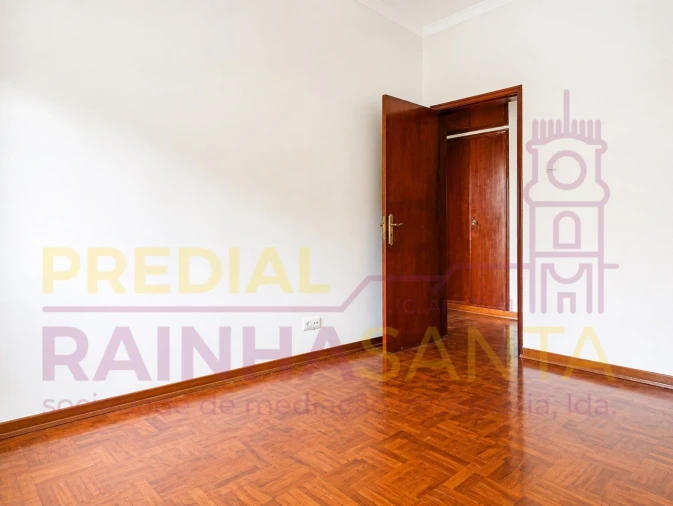 Apartamento T2 para Venda em Sé Nova, Santa Cruz, Almedina e São Bartolomeu Foto 13