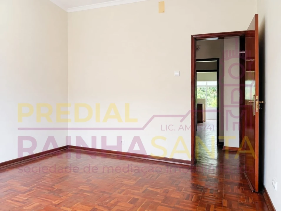 Apartamento T2 para Venda em Sé Nova, Santa Cruz, Almedina e São Bartolomeu Foto 12