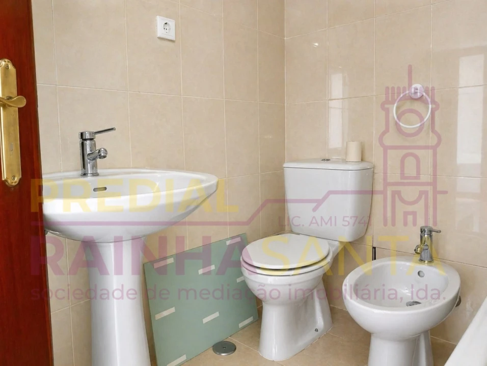 Apartamento T2 para Venda em Sé Nova, Santa Cruz, Almedina e São Bartolomeu Foto 16