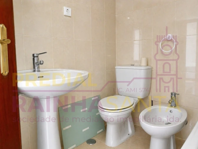 Apartamento T2 para Venda em Sé Nova, Santa Cruz, Almedina e São Bartolomeu Foto 16