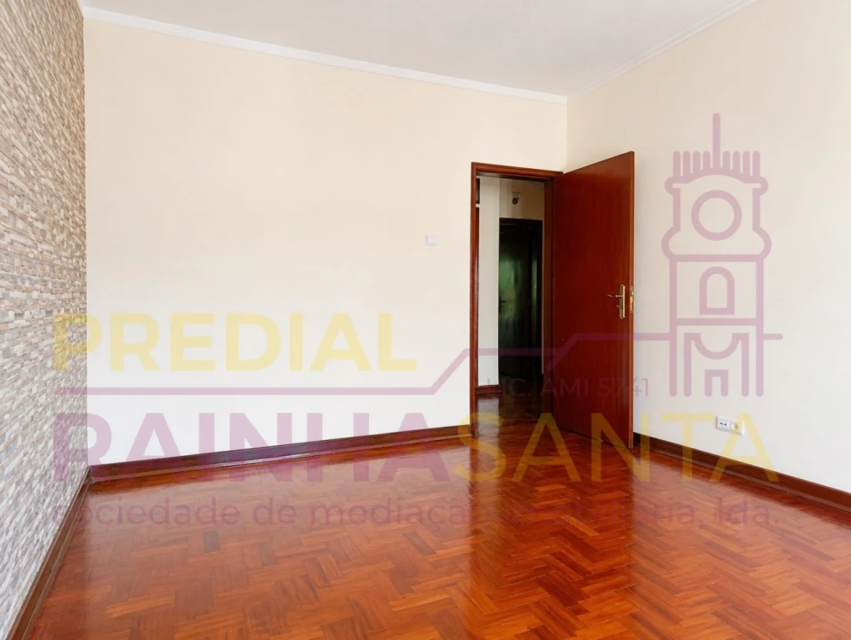 Apartamento T2 para Venda em Sé Nova, Santa Cruz, Almedina e São Bartolomeu Foto 12