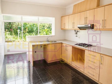 Apartamento T2 para Venda em Sé Nova, Santa Cruz, Almedina e São Bartolomeu