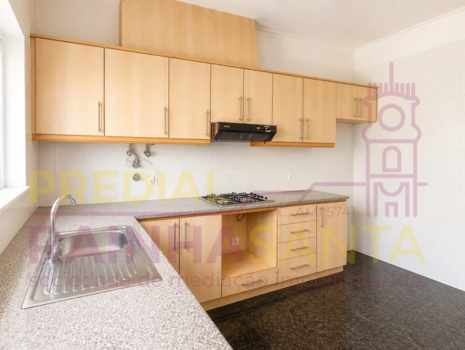Apartamento T2 para Venda em Sé Nova, Santa Cruz, Almedina e São Bartolomeu Foto 2