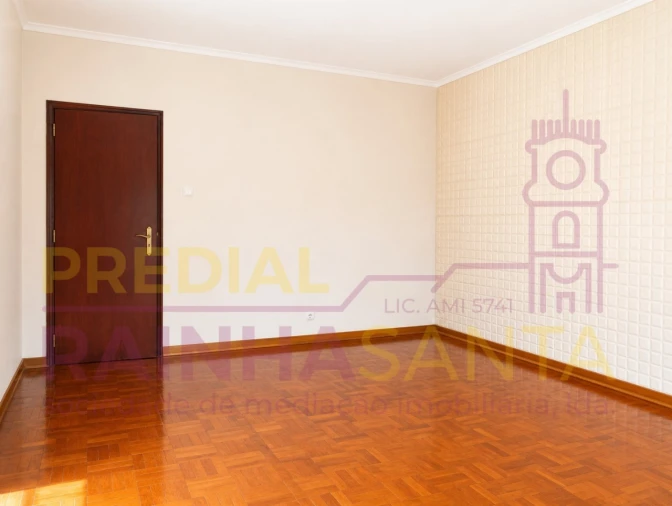 Apartamento T2 para Venda em Sé Nova, Santa Cruz, Almedina e São Bartolomeu Foto 9