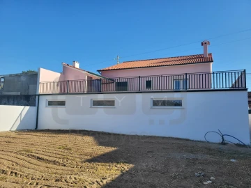 Moradia T4 para Venda em São Pedro de Tomar