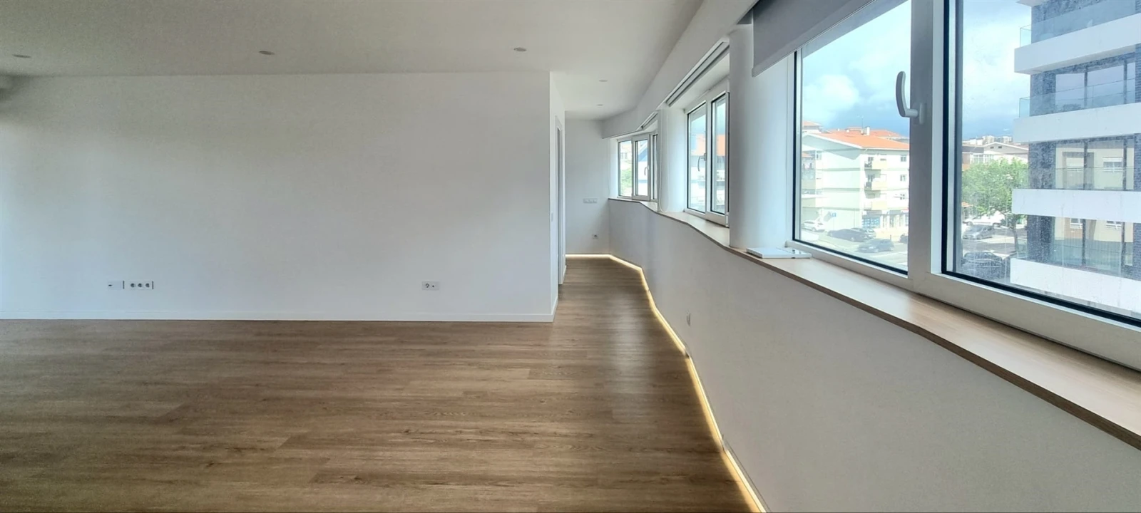 Apartamento T2 para Arrendamento em Santo Antonio dos Olivais Foto 3