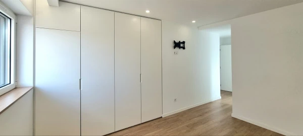 Apartamento T2 para Arrendamento em Santo Antonio dos Olivais