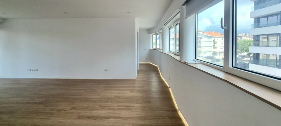 Apartamento T2 para Arrendamento em Santo Antonio dos Olivais Foto 3