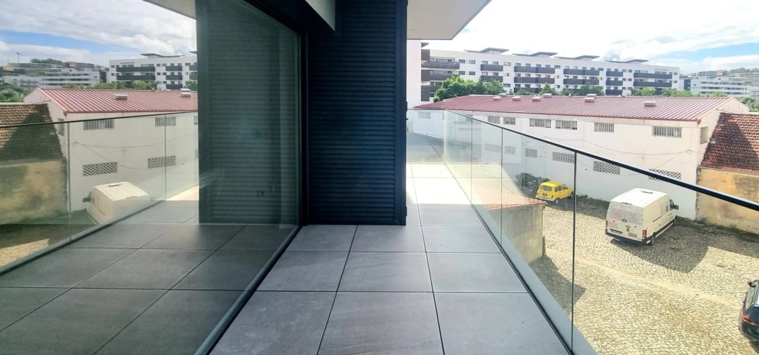 Apartamento T2 para Arrendamento em Santo Antonio dos Olivais Foto 19