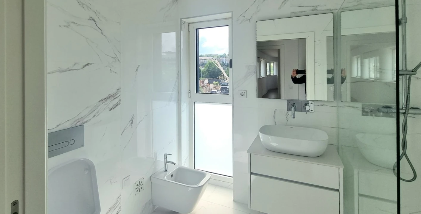 Apartamento T2 para Arrendamento em Santo Antonio dos Olivais Foto 16