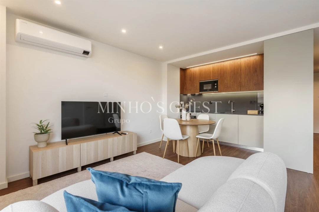 Apartamento T2 para Arrendamento férias em Braga (Maximinos, Sé e Cividade) Foto 9