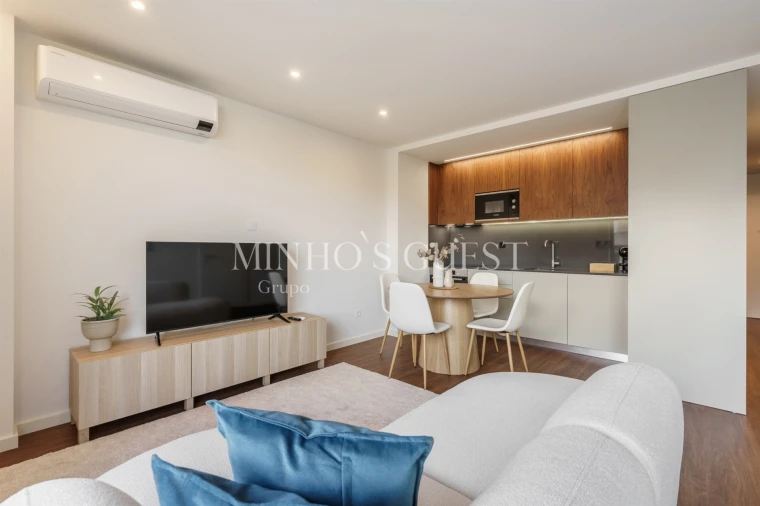 Apartamento T2 para Arrendamento férias em Braga (Maximinos, Sé e Cividade) Foto 9