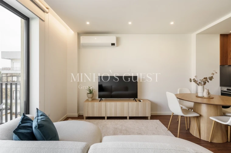 Apartamento T2 para Arrendamento férias em Braga (Maximinos, Sé e Cividade) Foto 6