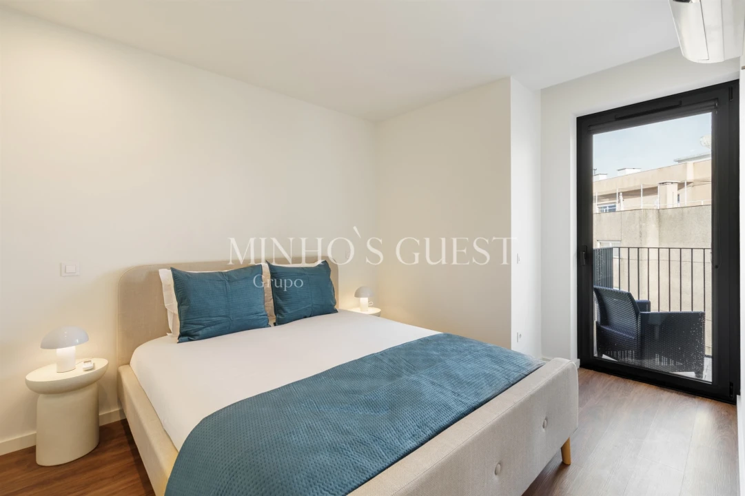Apartamento T2 para Arrendamento férias em Braga (Maximinos, Sé e Cividade) Foto 4