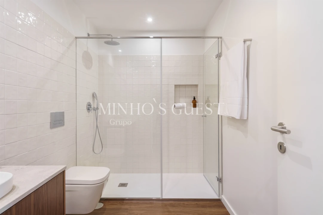 Apartamento T2 para Arrendamento férias em Braga (Maximinos, Sé e Cividade) Foto 15