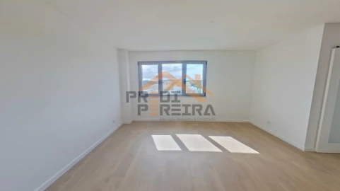 Apartamento T2 para Venda em Camarate, Unhos e Apelação