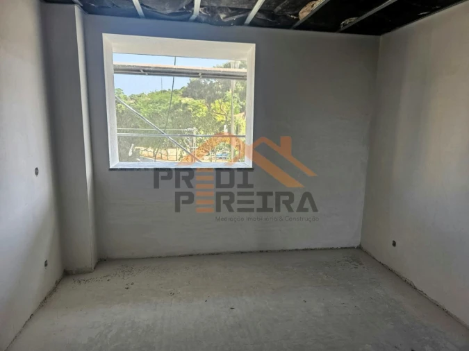 Apartamento T2 para Venda em Camarate, Unhos e Apelação Foto 32