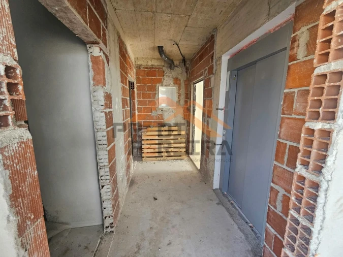 Apartamento T2 para Venda em Camarate, Unhos e Apelação Foto 40