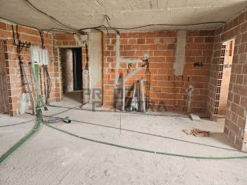 Apartamento T2 para Venda em Camarate, Unhos e Apelação