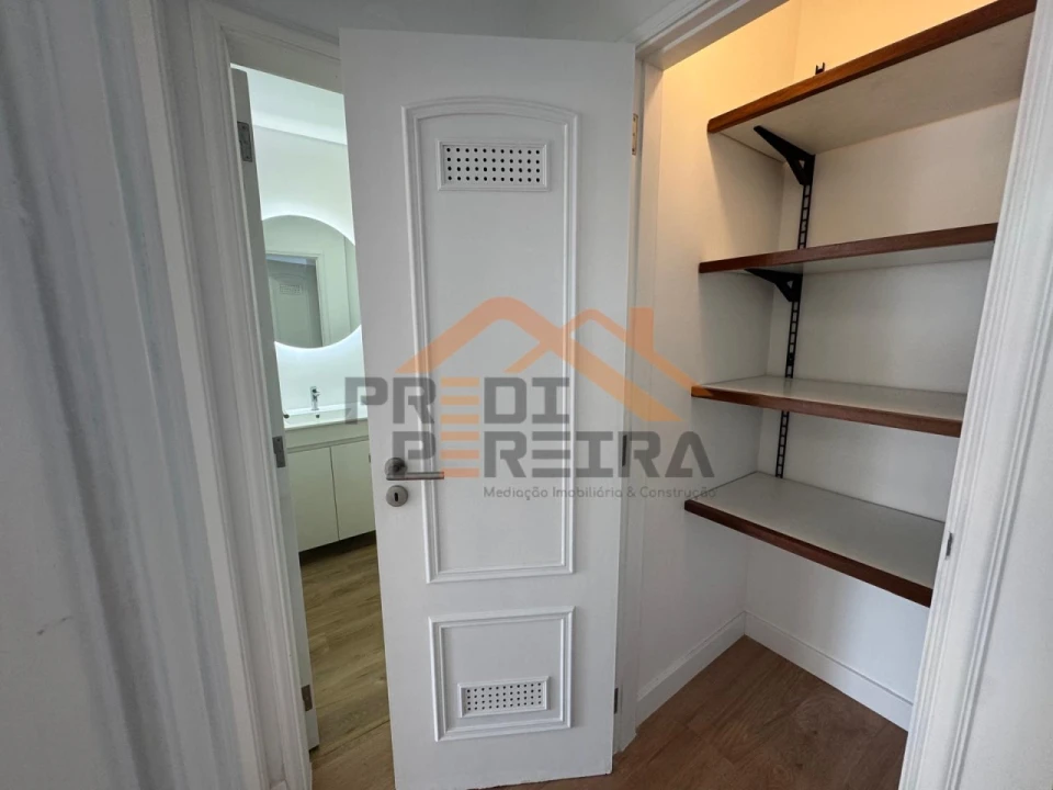Apartamento T3 para Venda em São Domingos de Benfica Foto 11