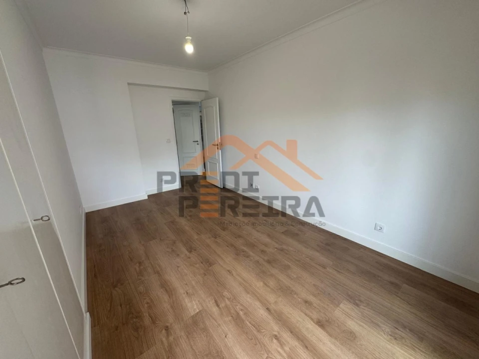 Apartamento T3 para Venda em São Domingos de Benfica Foto 23