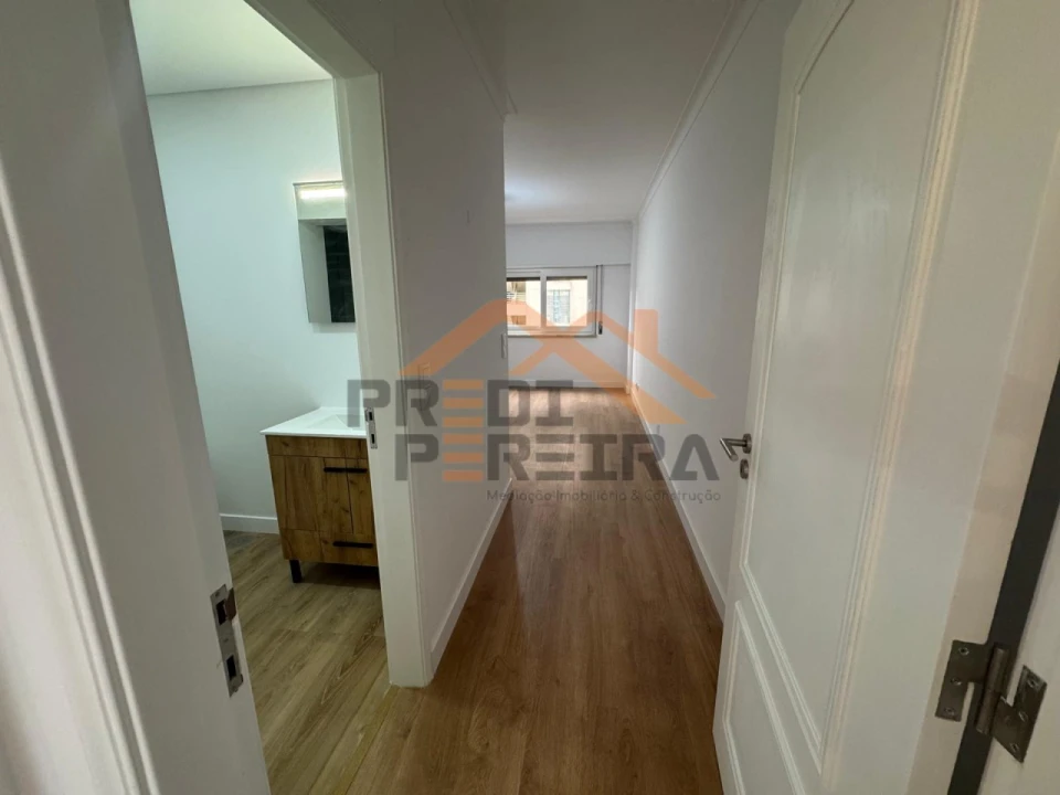 Apartamento T3 para Venda em São Domingos de Benfica Foto 25