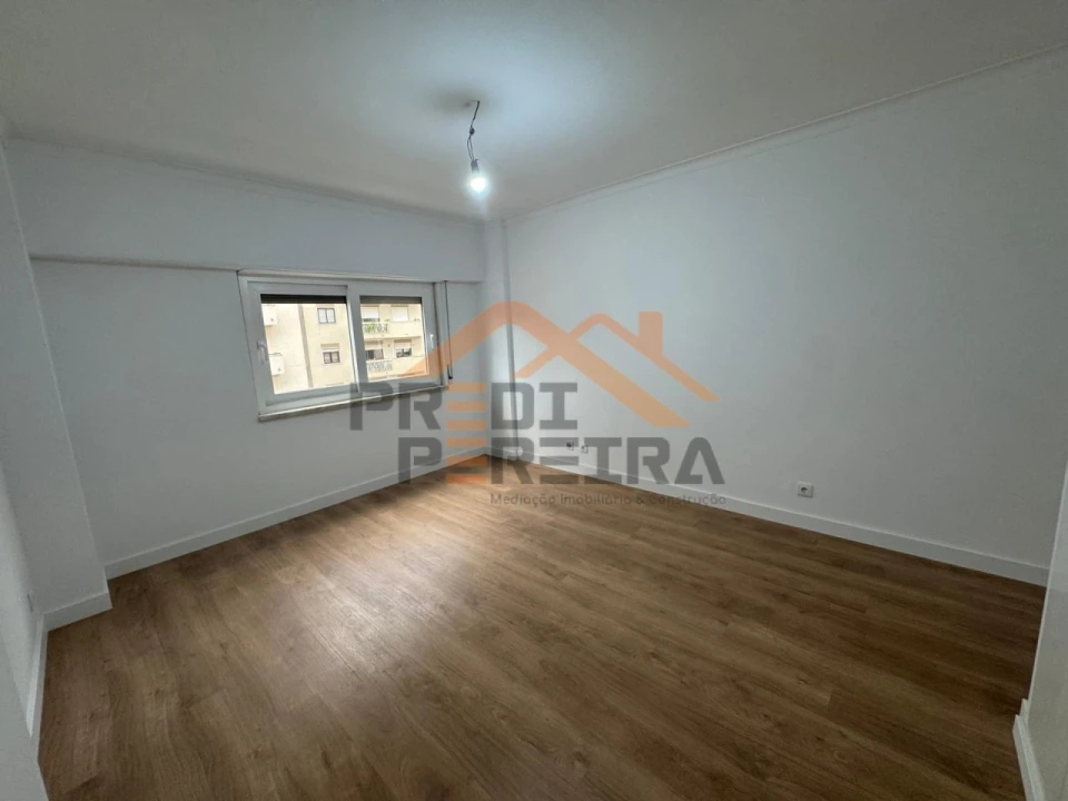 Apartamento T3 para Venda em São Domingos de Benfica Foto 31