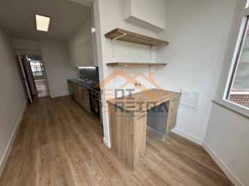 Apartamento T3 para Venda em São Domingos de Benfica