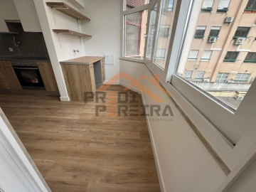 Apartamento T3 para Venda em São Domingos de Benfica