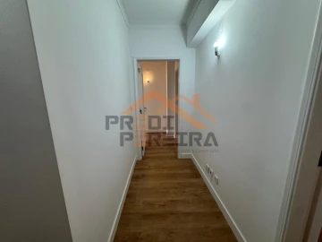 Apartamento T3 para Venda em São Domingos de Benfica
