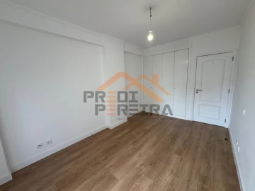 Apartamento T3 para Venda em São Domingos de Benfica