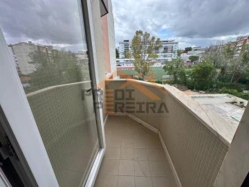 Apartamento T3 para Venda em São Domingos de Benfica
