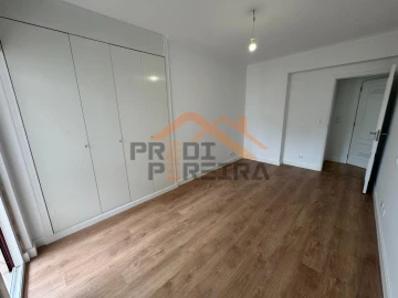 Apartamento T3 para Venda em São Domingos de Benfica