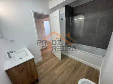 Apartamento T3 para Venda em São Domingos de Benfica