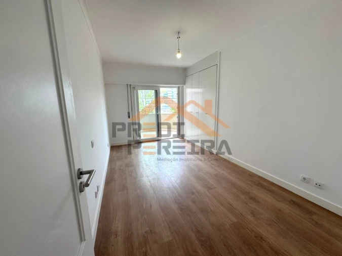 Apartamento T3 para Venda em São Domingos de Benfica Foto 20